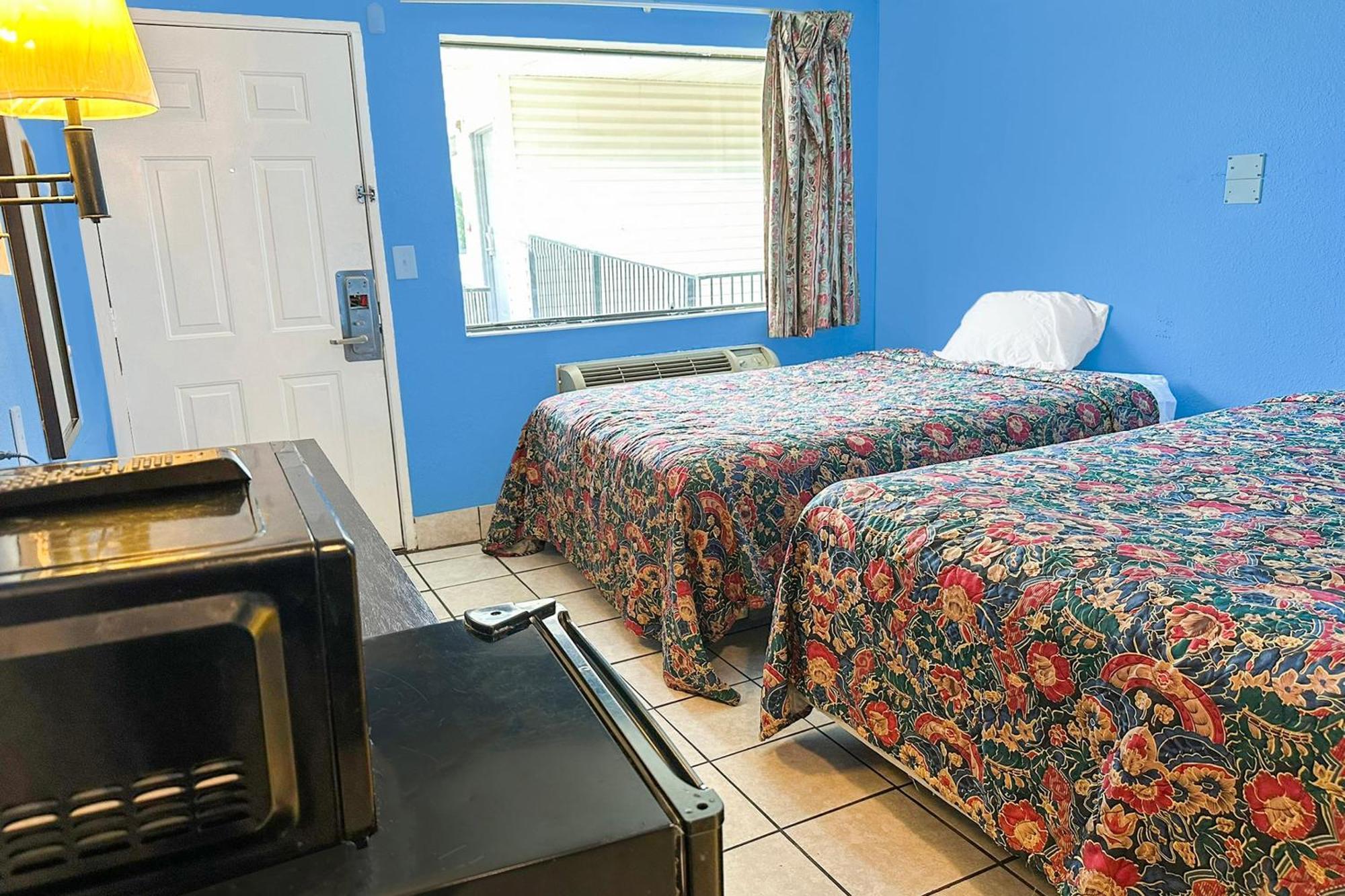 Luxury Inn By Oyo Albany Exterior photo