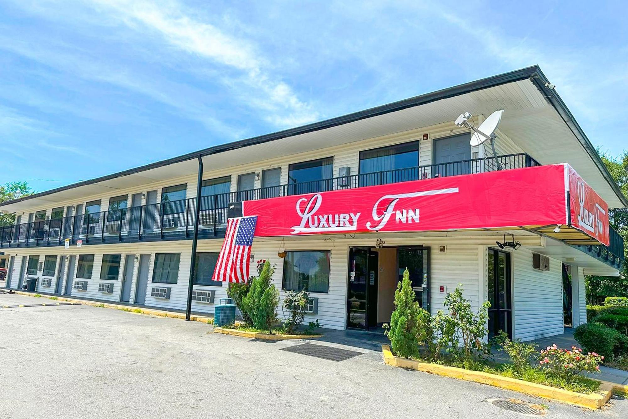 Luxury Inn By Oyo Albany Exterior photo