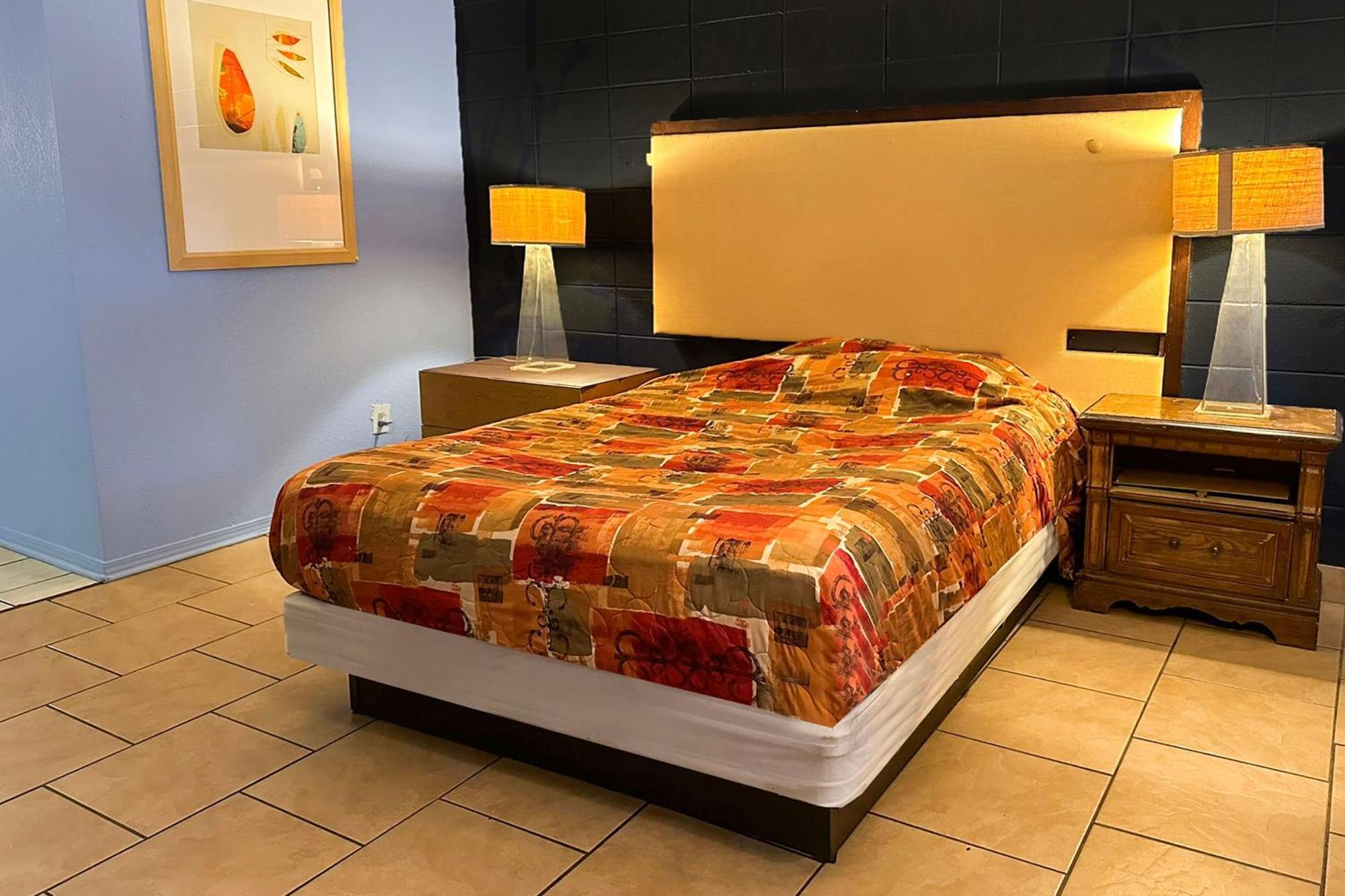 Luxury Inn By Oyo Albany Exterior photo
