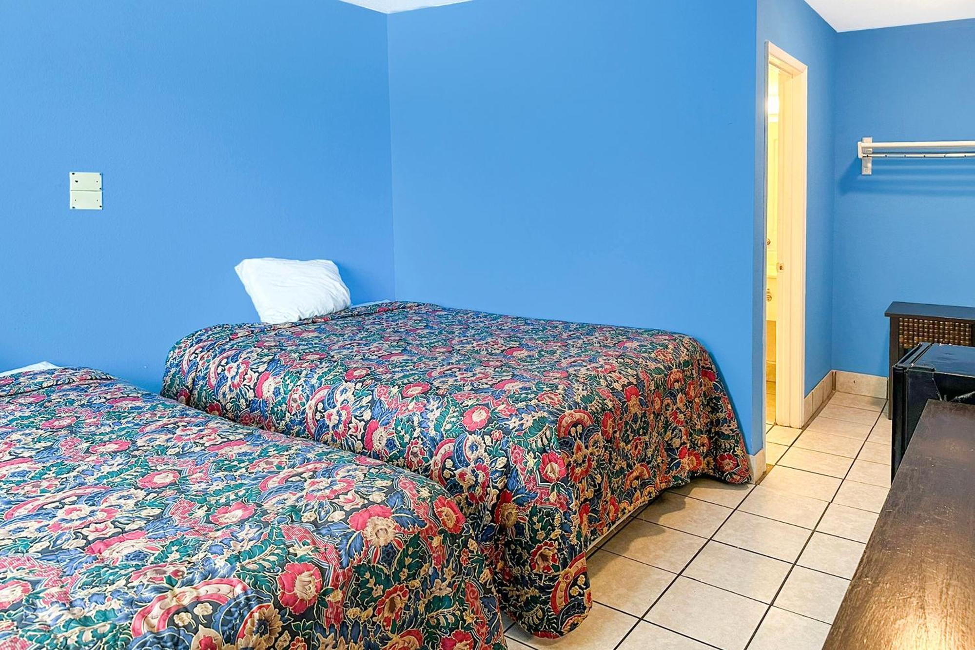 Luxury Inn By Oyo Albany Exterior photo