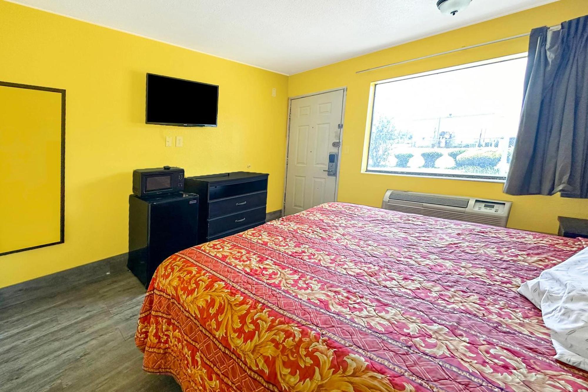 Luxury Inn By Oyo Albany Exterior photo