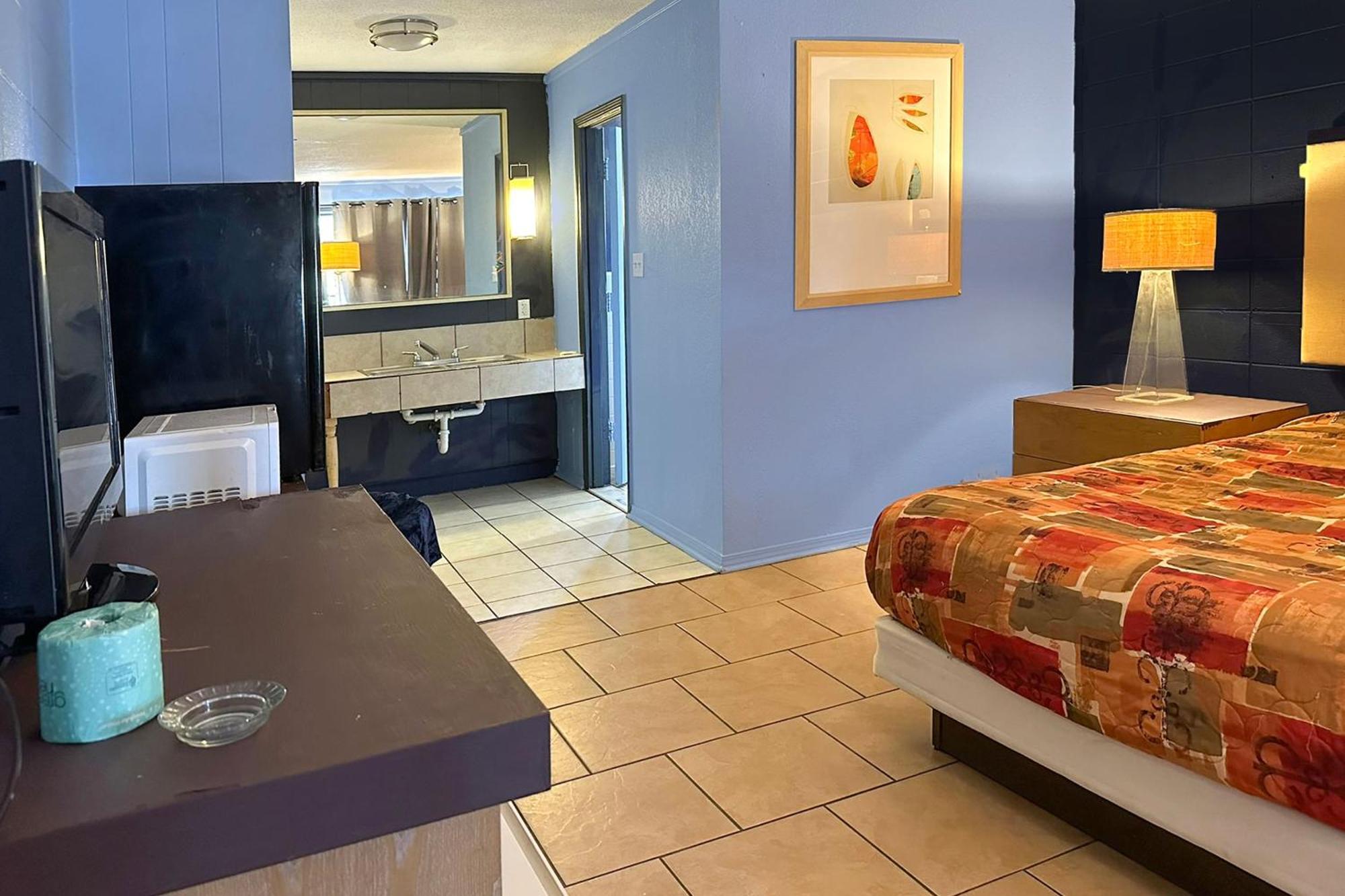 Luxury Inn By Oyo Albany Exterior photo
