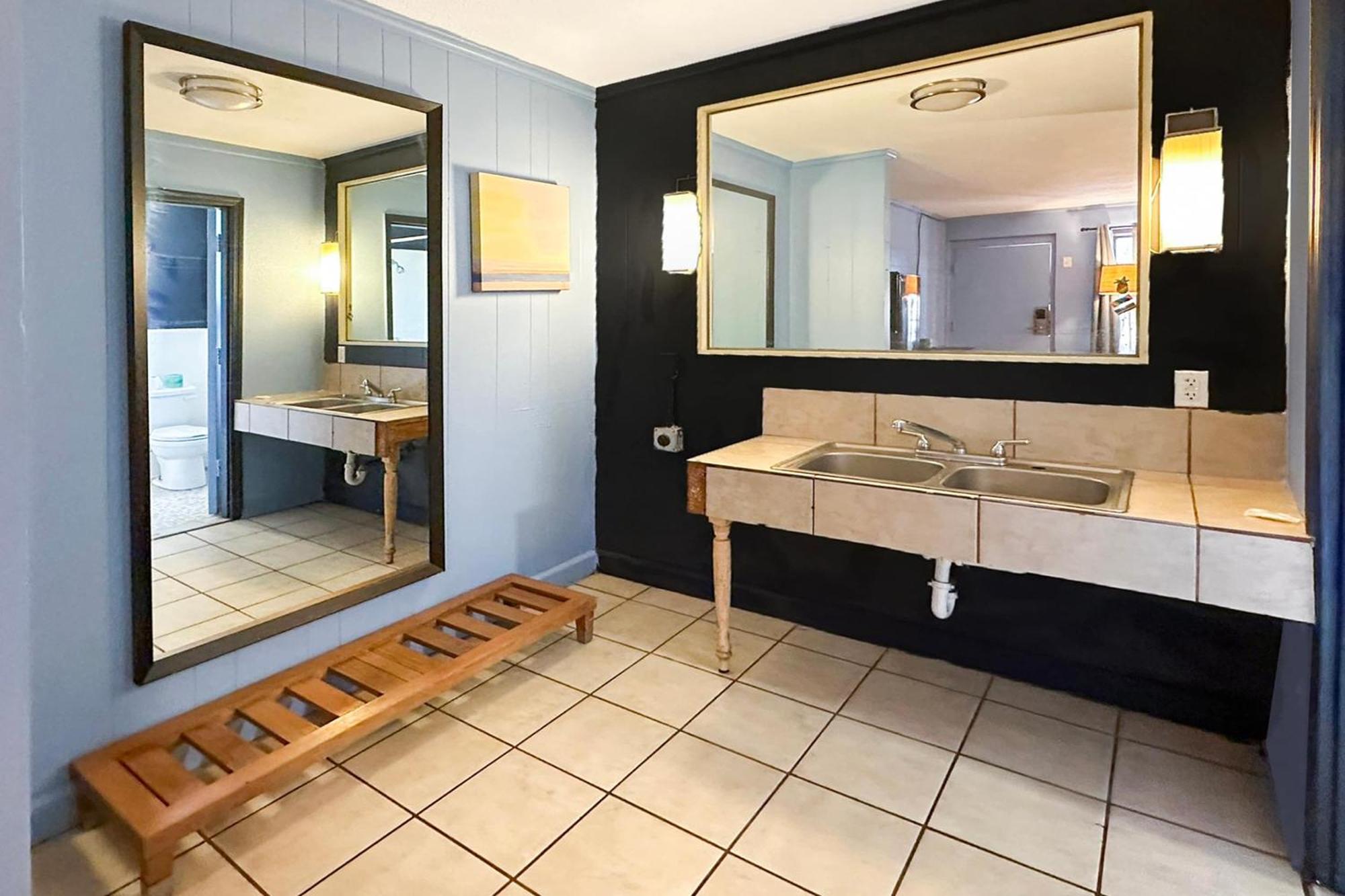 Luxury Inn By Oyo Albany Exterior photo