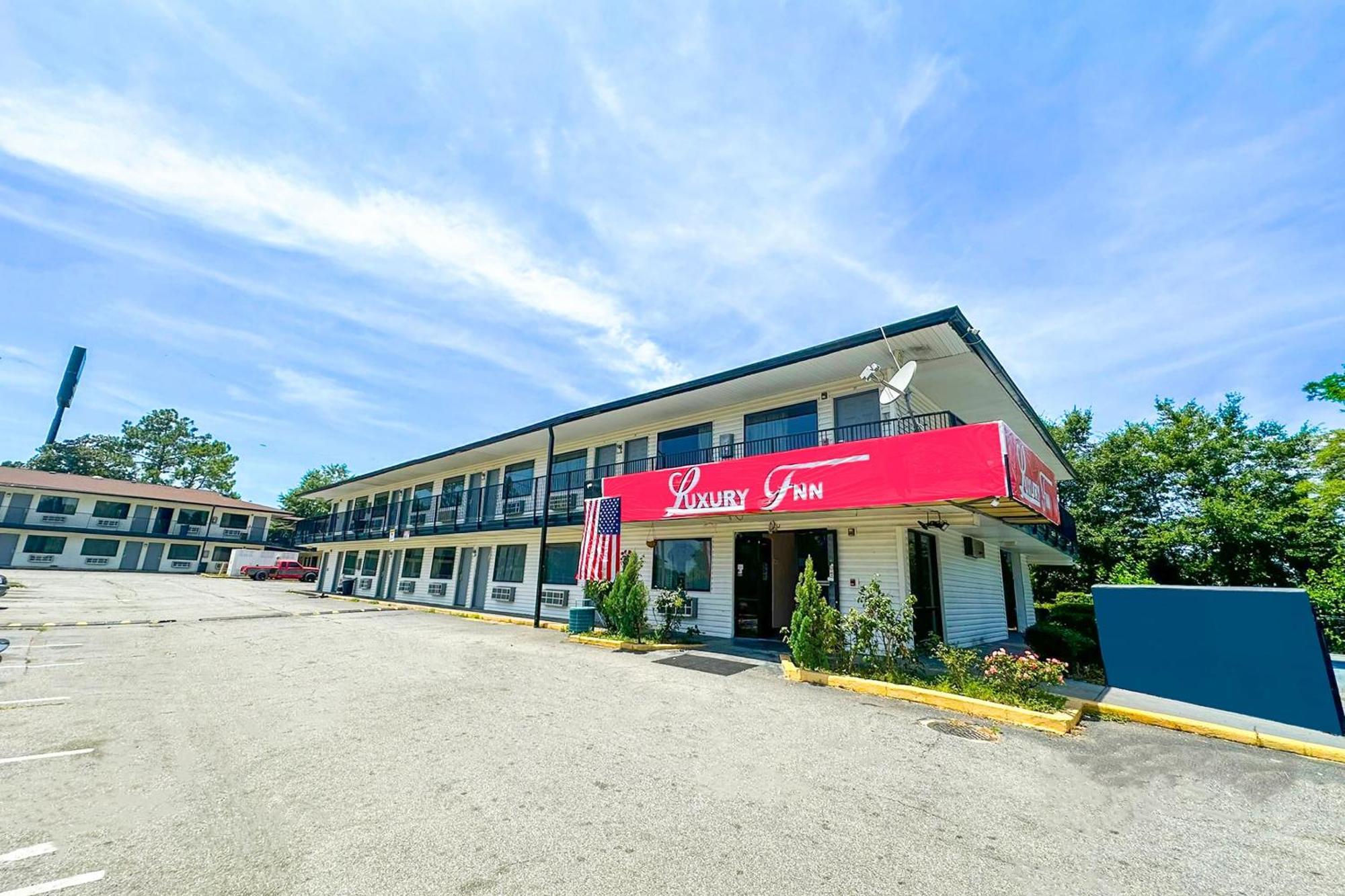 Luxury Inn By Oyo Albany Exterior photo